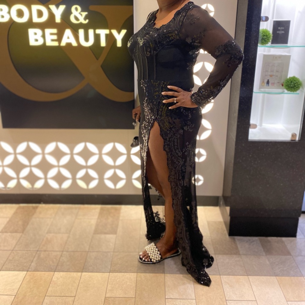 Elegant Black Long Sleeve Lace Dress